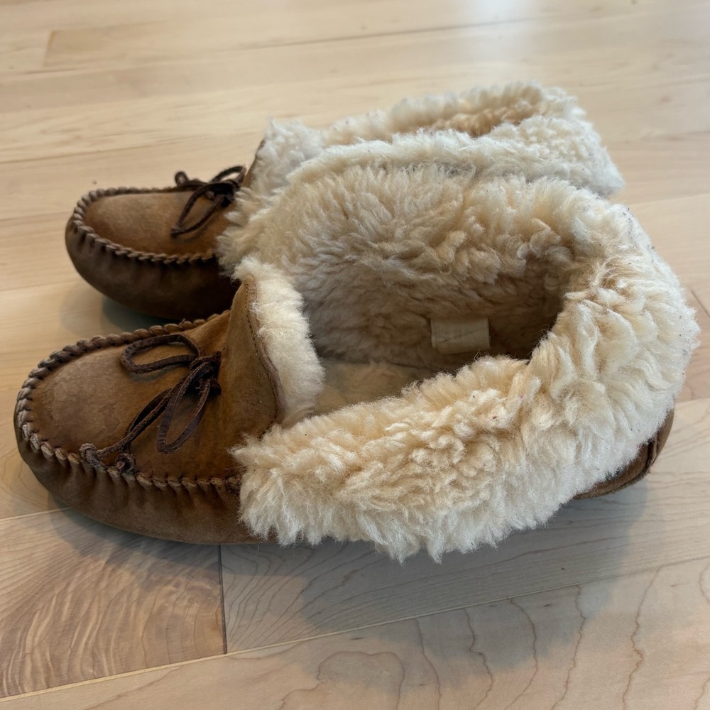 UGG Alina Sheepskin Moccasin Slippers Chestnut Cozy Fur Lined House Shoes US 7 - Picture 3 of 11